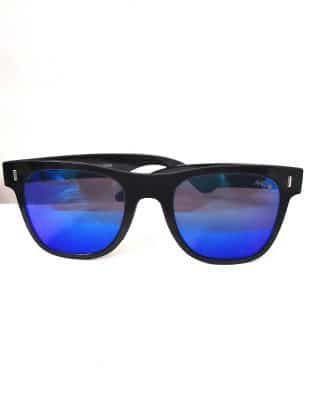 mirrored sunglasses